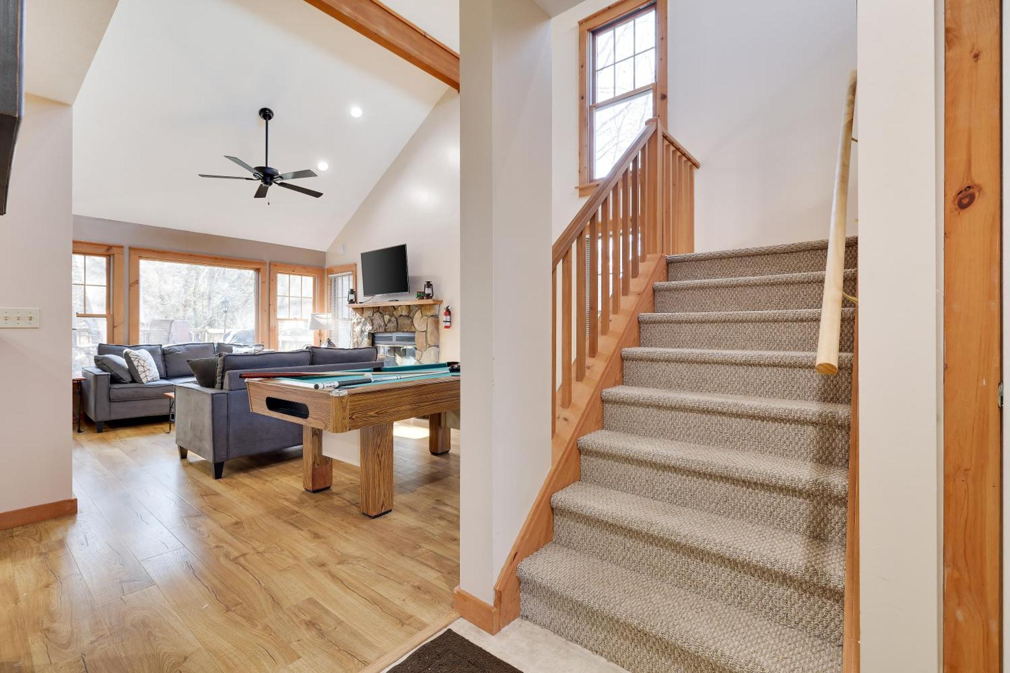 Pocono Mountain Home , Hot Tub- 1 Mile To Skiing! تانيرسفيل المظهر الخارجي الصورة