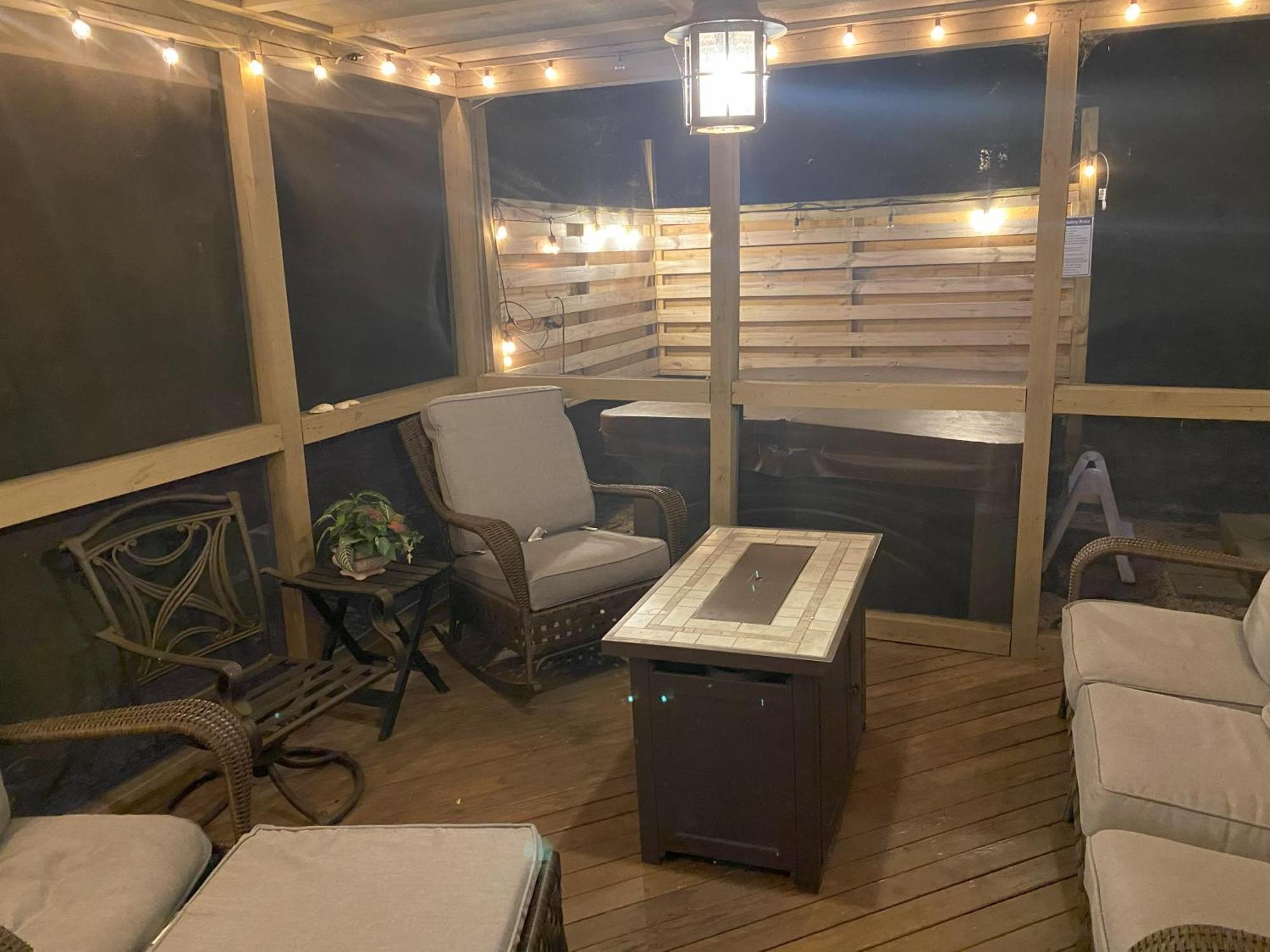 Pocono Mountain Home , Hot Tub- 1 Mile To Skiing! تانيرسفيل المظهر الخارجي الصورة