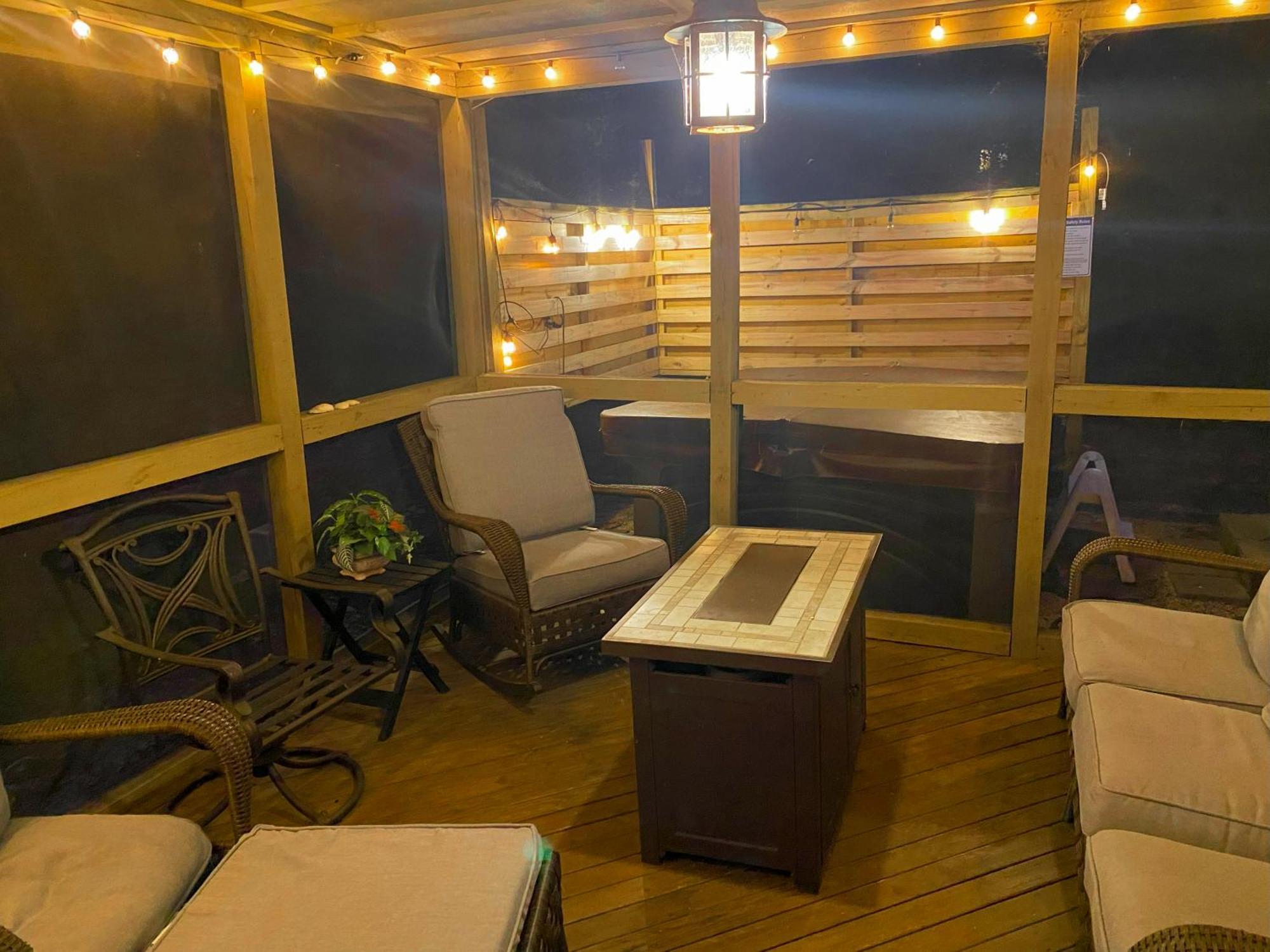 Pocono Mountain Home , Hot Tub- 1 Mile To Skiing! تانيرسفيل المظهر الخارجي الصورة